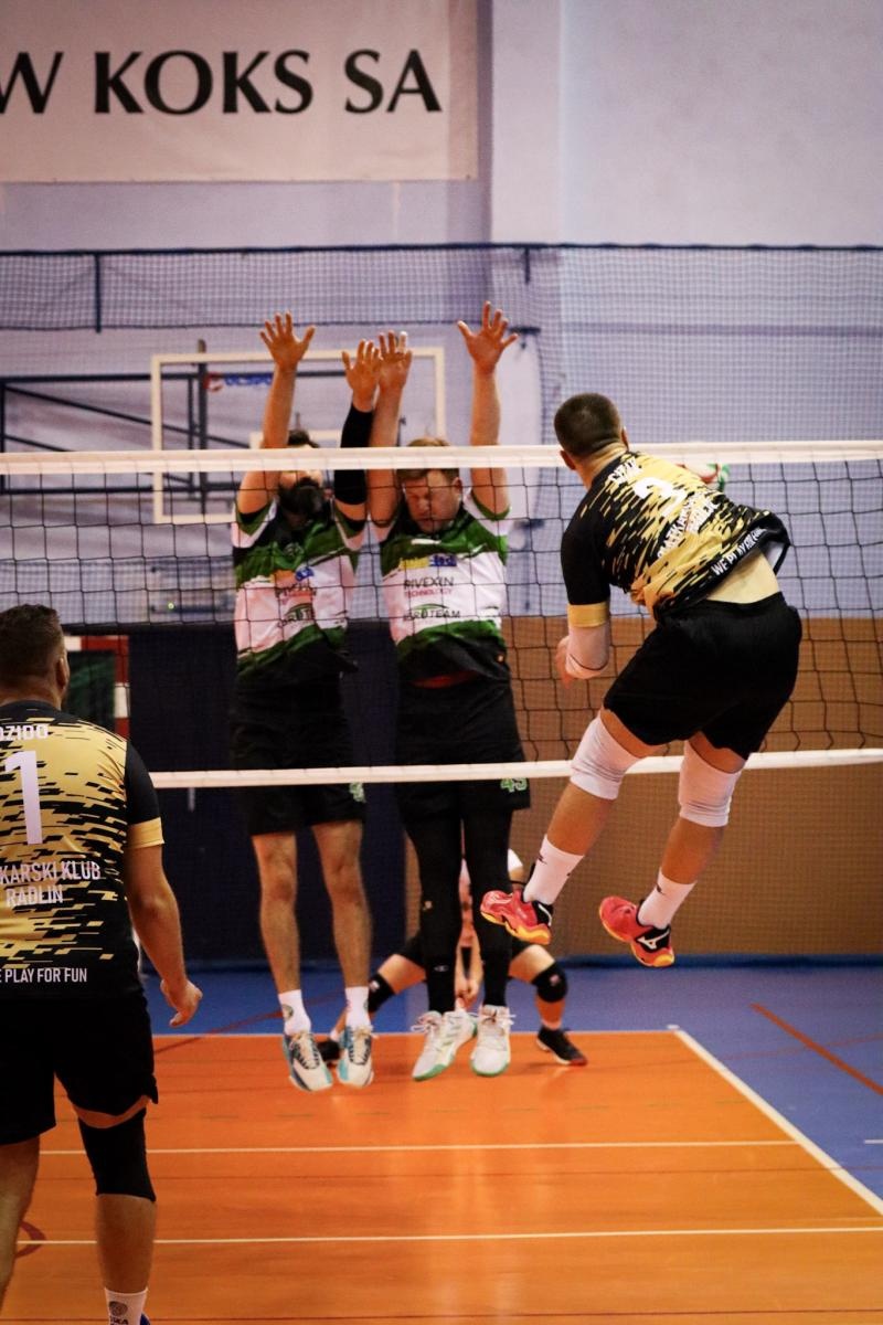 Zdjęcie w galerii na portalu naszwodzislaw.com: Zacięta walka na parkiecie. SK Górnik Radlin wygrywa po tie-breaku [FOTO] wiadomości z regionu