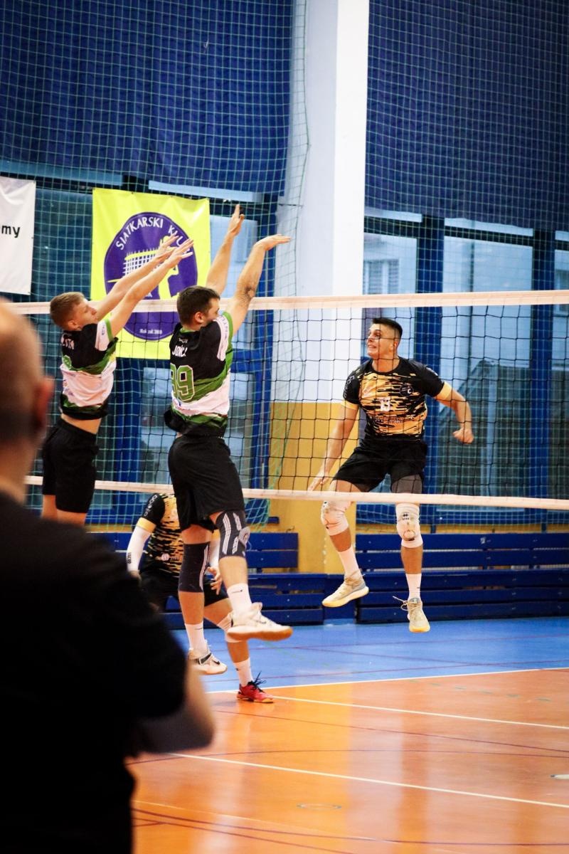 Zdjęcie w galerii na portalu naszwodzislaw.com: Zacięta walka na parkiecie. SK Górnik Radlin wygrywa po tie-breaku [FOTO] wiadomości z regionu