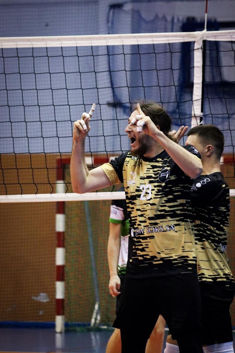 Zdjęcie w galerii na portalu naszwodzislaw.com: Zacięta walka na parkiecie. SK Górnik Radlin wygrywa po tie-breaku [FOTO] wiadomości z regionu