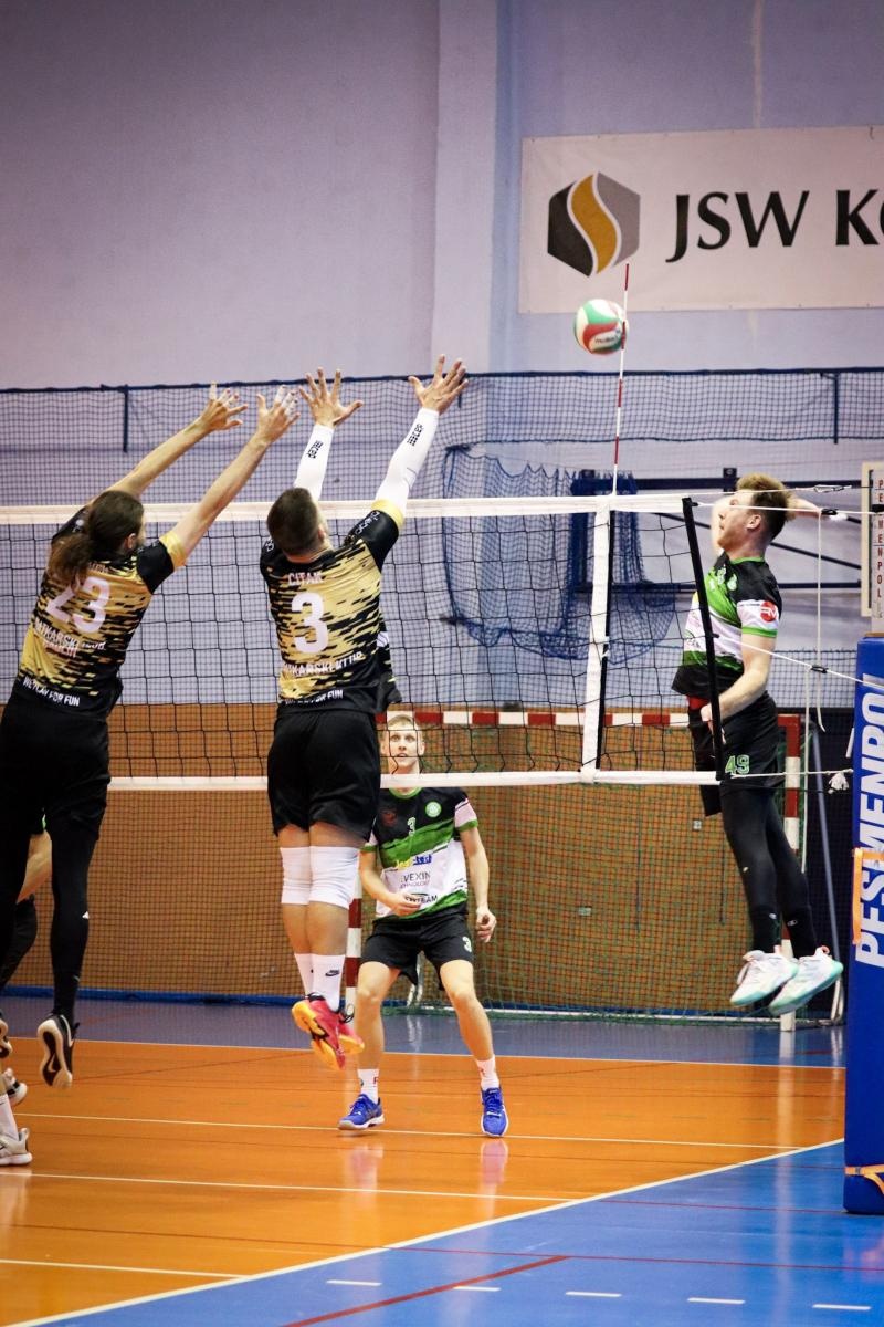 Zdjęcie w galerii na portalu naszwodzislaw.com: Zacięta walka na parkiecie. SK Górnik Radlin wygrywa po tie-breaku [FOTO] wiadomości z regionu