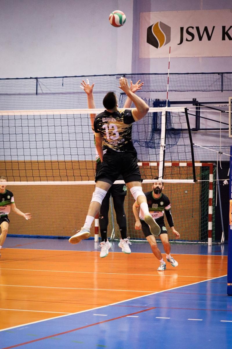 Zdjęcie w galerii na portalu naszwodzislaw.com: Zacięta walka na parkiecie. SK Górnik Radlin wygrywa po tie-breaku [FOTO] wiadomości z regionu