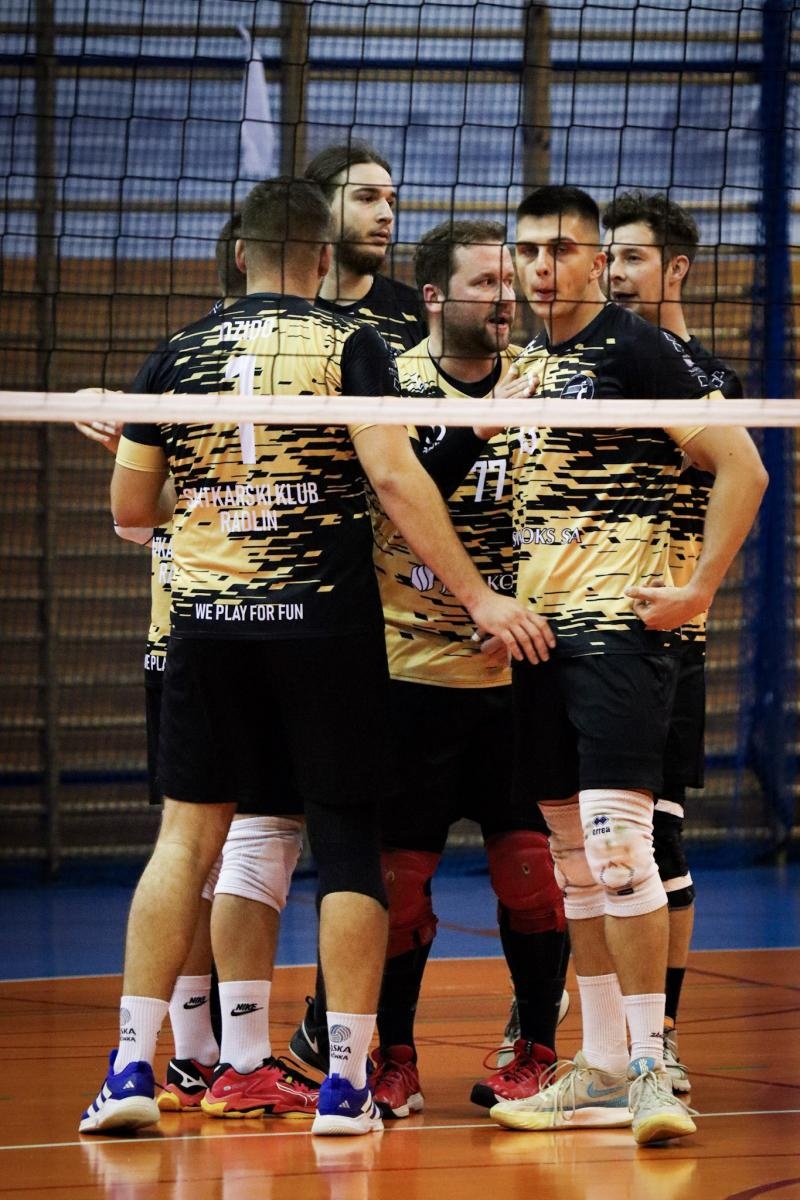 Zdjęcie w galerii na portalu naszwodzislaw.com: Zacięta walka na parkiecie. SK Górnik Radlin wygrywa po tie-breaku [FOTO] wiadomości z regionu