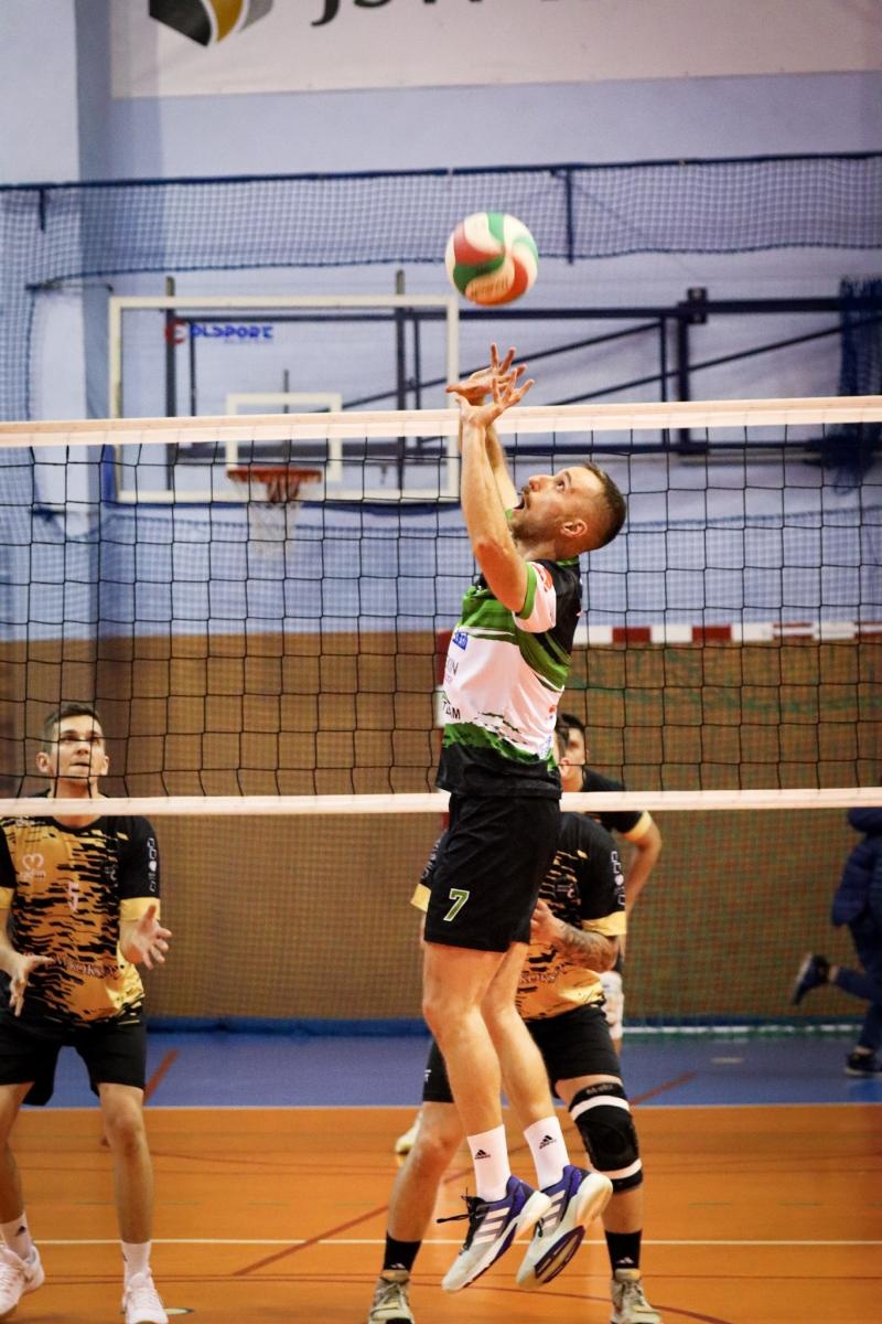 Zdjęcie w galerii na portalu naszwodzislaw.com: Zacięta walka na parkiecie. SK Górnik Radlin wygrywa po tie-breaku [FOTO] wiadomości z regionu