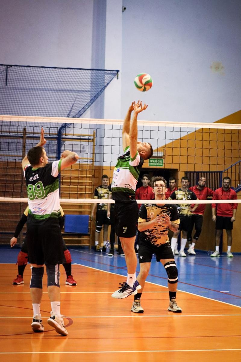 Zdjęcie w galerii na portalu naszwodzislaw.com: Zacięta walka na parkiecie. SK Górnik Radlin wygrywa po tie-breaku [FOTO] wiadomości z regionu