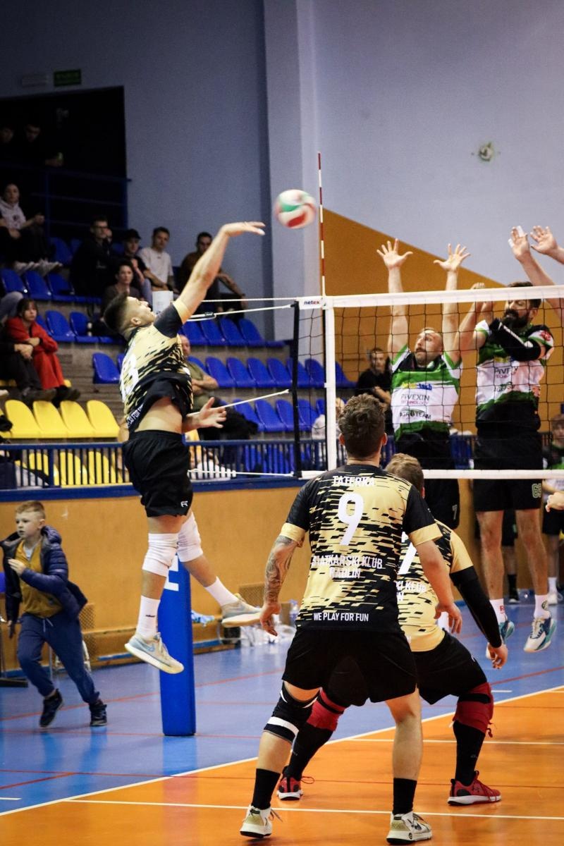 Zdjęcie w galerii na portalu naszwodzislaw.com: Zacięta walka na parkiecie. SK Górnik Radlin wygrywa po tie-breaku [FOTO] wiadomości z regionu