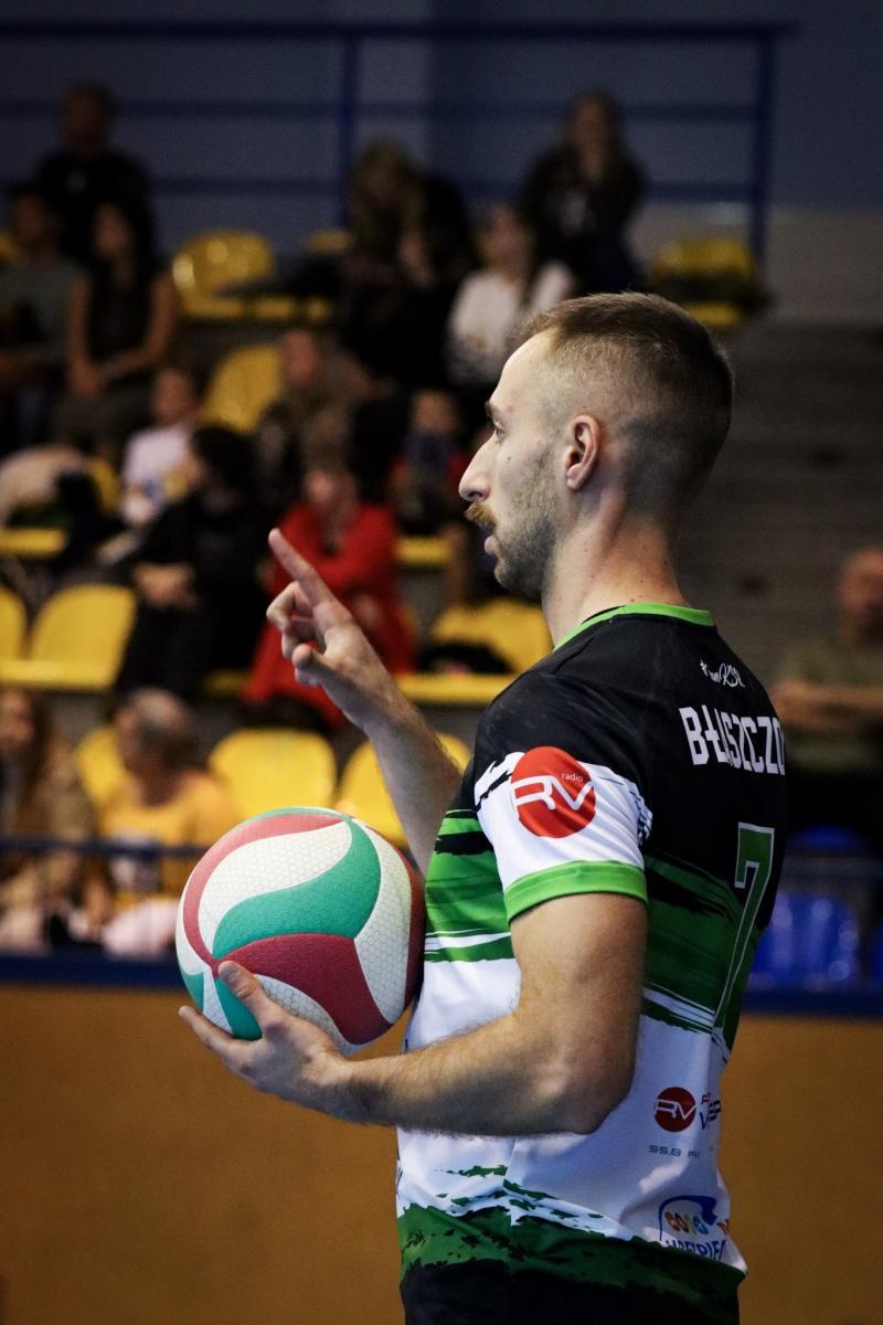 Zdjęcie w galerii na portalu naszwodzislaw.com: Zacięta walka na parkiecie. SK Górnik Radlin wygrywa po tie-breaku [FOTO] wiadomości z regionu