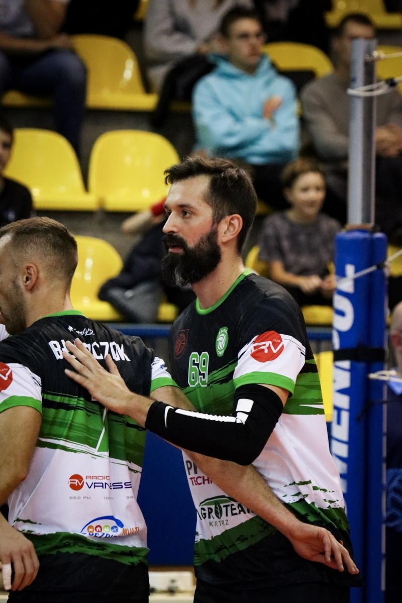 Zdjęcie w galerii na portalu naszwodzislaw.com: Zacięta walka na parkiecie. SK Górnik Radlin wygrywa po tie-breaku [FOTO] wiadomości z regionu