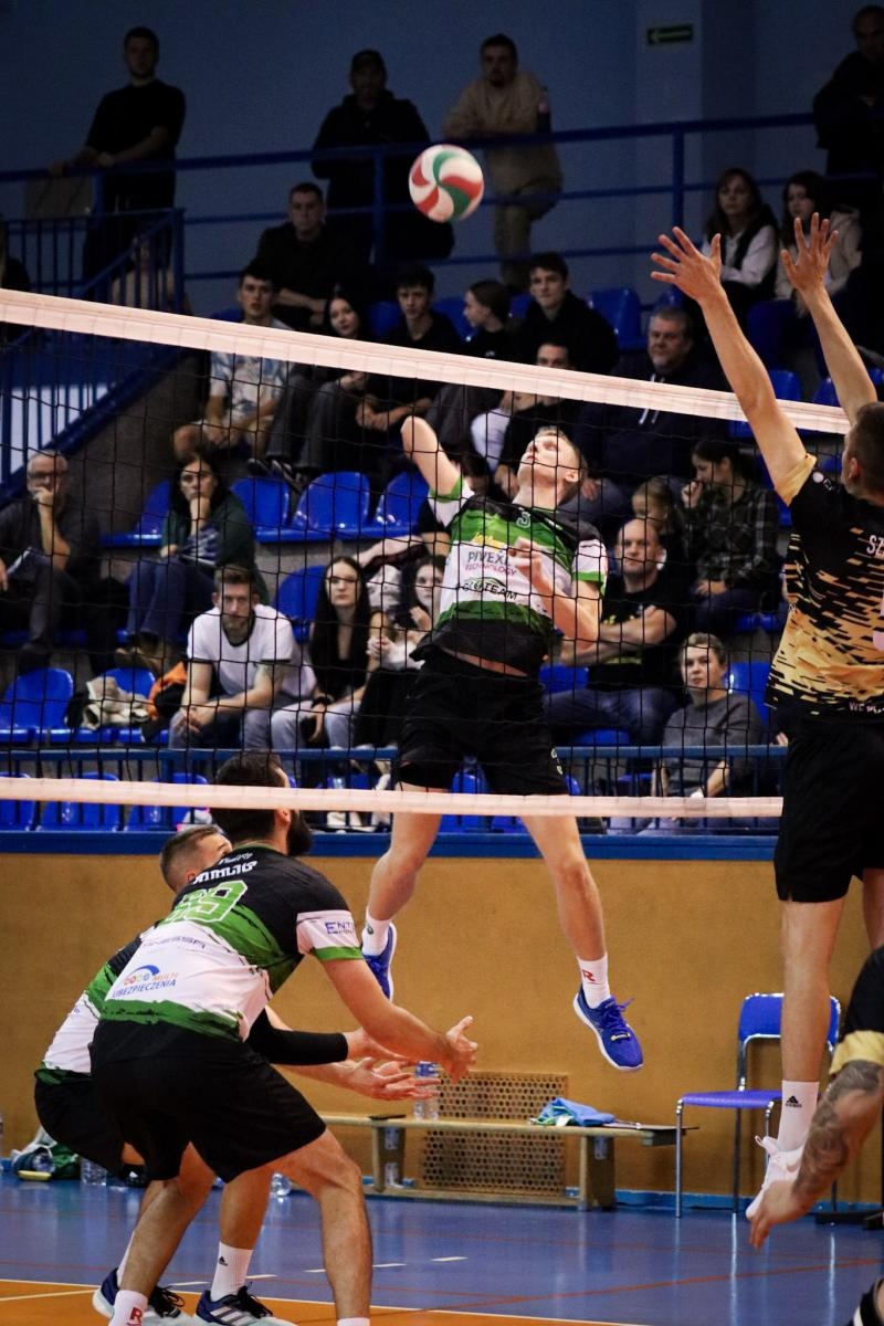 Zdjęcie w galerii na portalu naszwodzislaw.com: Zacięta walka na parkiecie. SK Górnik Radlin wygrywa po tie-breaku [FOTO] wiadomości z regionu