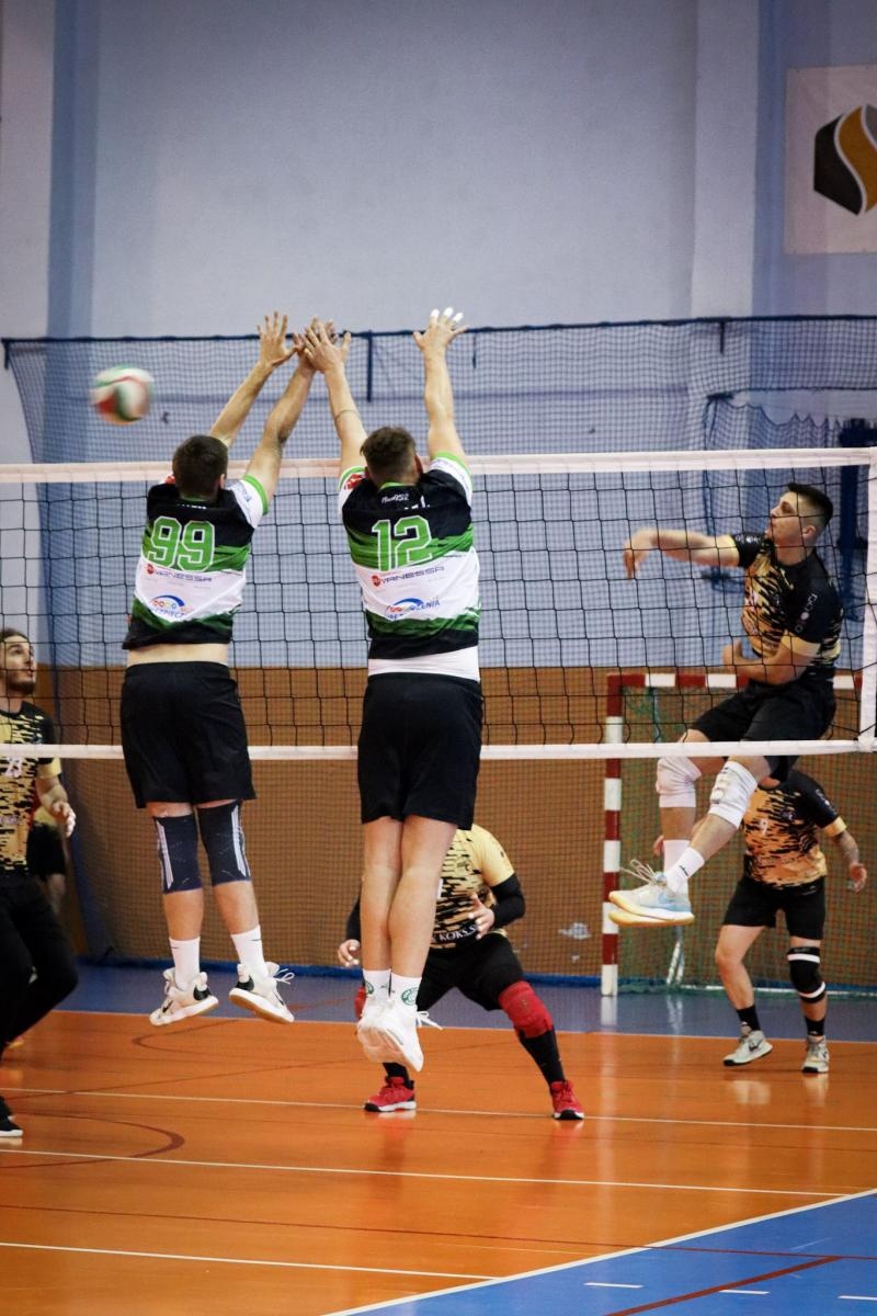 Zdjęcie w galerii na portalu naszwodzislaw.com: Zacięta walka na parkiecie. SK Górnik Radlin wygrywa po tie-breaku [FOTO] wiadomości z regionu