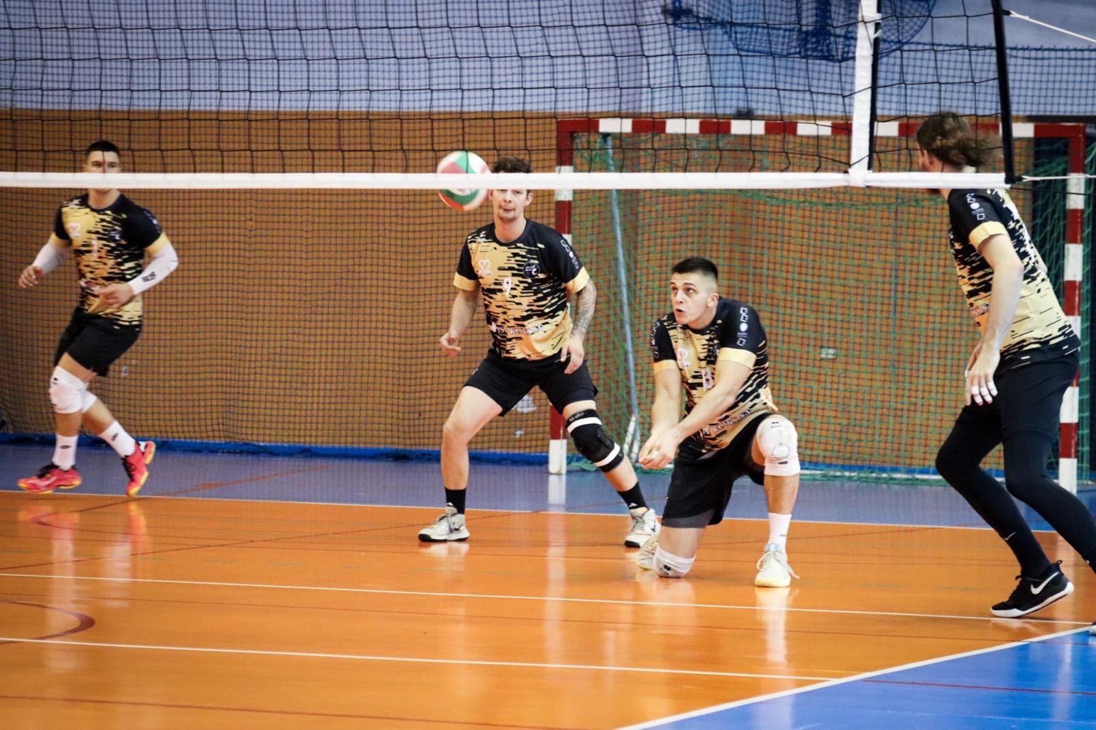 Zdjęcie w galerii na portalu naszwodzislaw.com: Zacięta walka na parkiecie. SK Górnik Radlin wygrywa po tie-breaku [FOTO] wiadomości z regionu