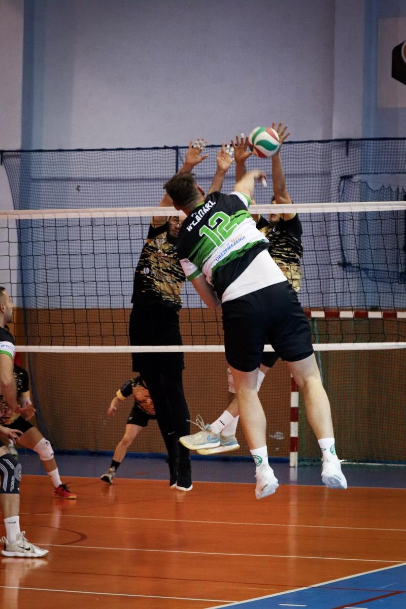 Zdjęcie w galerii na portalu naszwodzislaw.com: Zacięta walka na parkiecie. SK Górnik Radlin wygrywa po tie-breaku [FOTO] wiadomości z regionu