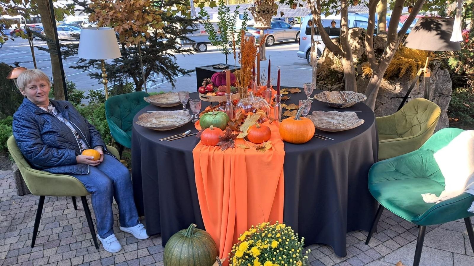 Zdjęcie w galerii na portalu naszwodzislaw.com: KGW z Bukowa i Nieboczów w poszukiwaniu pomysłów w wiosce dyniowej wiadomości z regionu