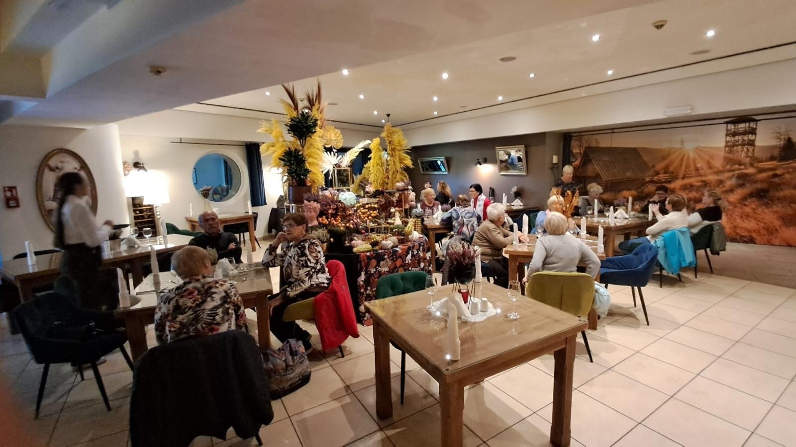 Zdjęcie w galerii na portalu naszwodzislaw.com: KGW z Bukowa i Nieboczów w poszukiwaniu pomysłów w wiosce dyniowej wiadomości z regionu