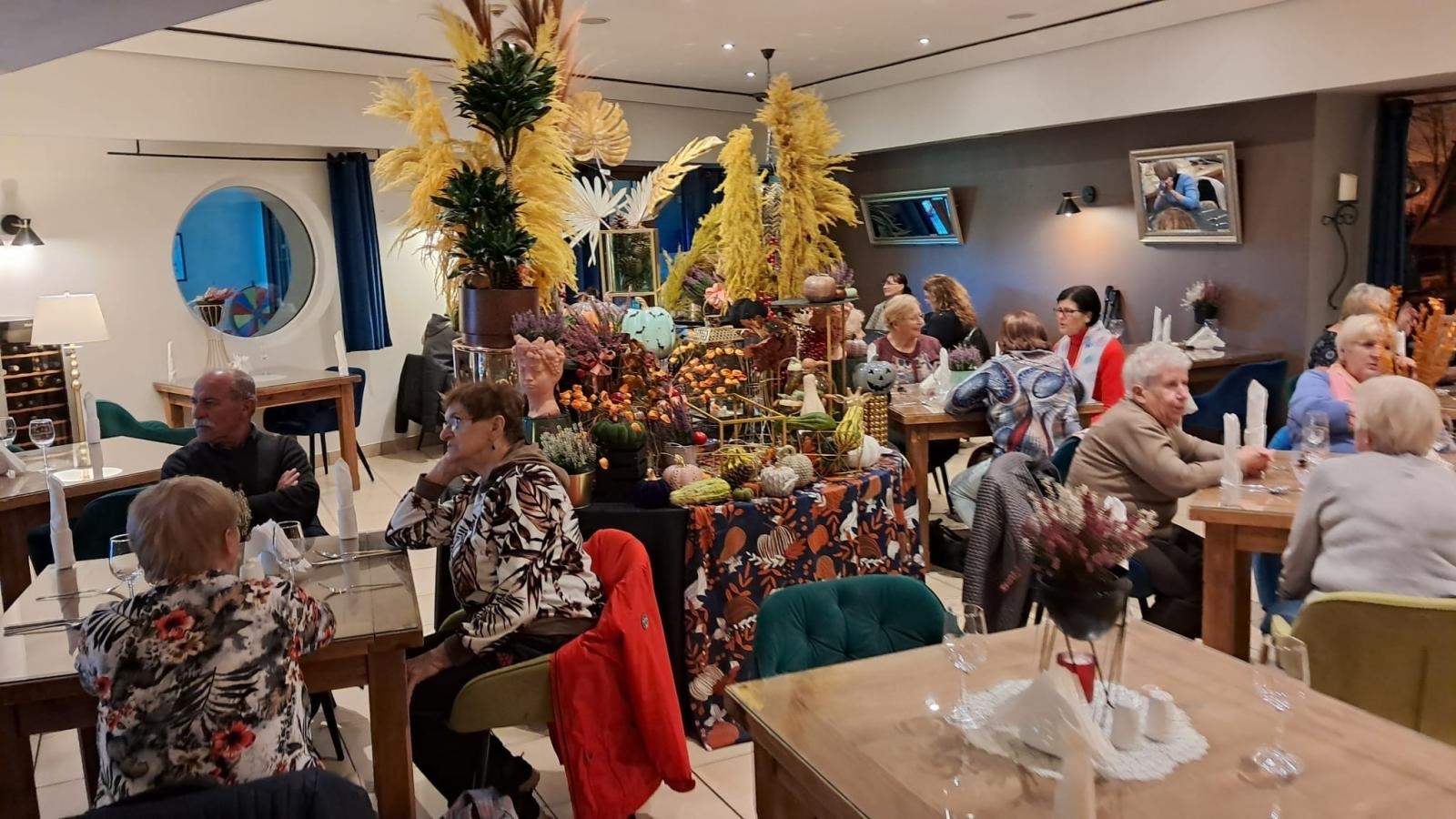 Zdjęcie w galerii na portalu naszwodzislaw.com: KGW z Bukowa i Nieboczów w poszukiwaniu pomysłów w wiosce dyniowej wiadomości z regionu