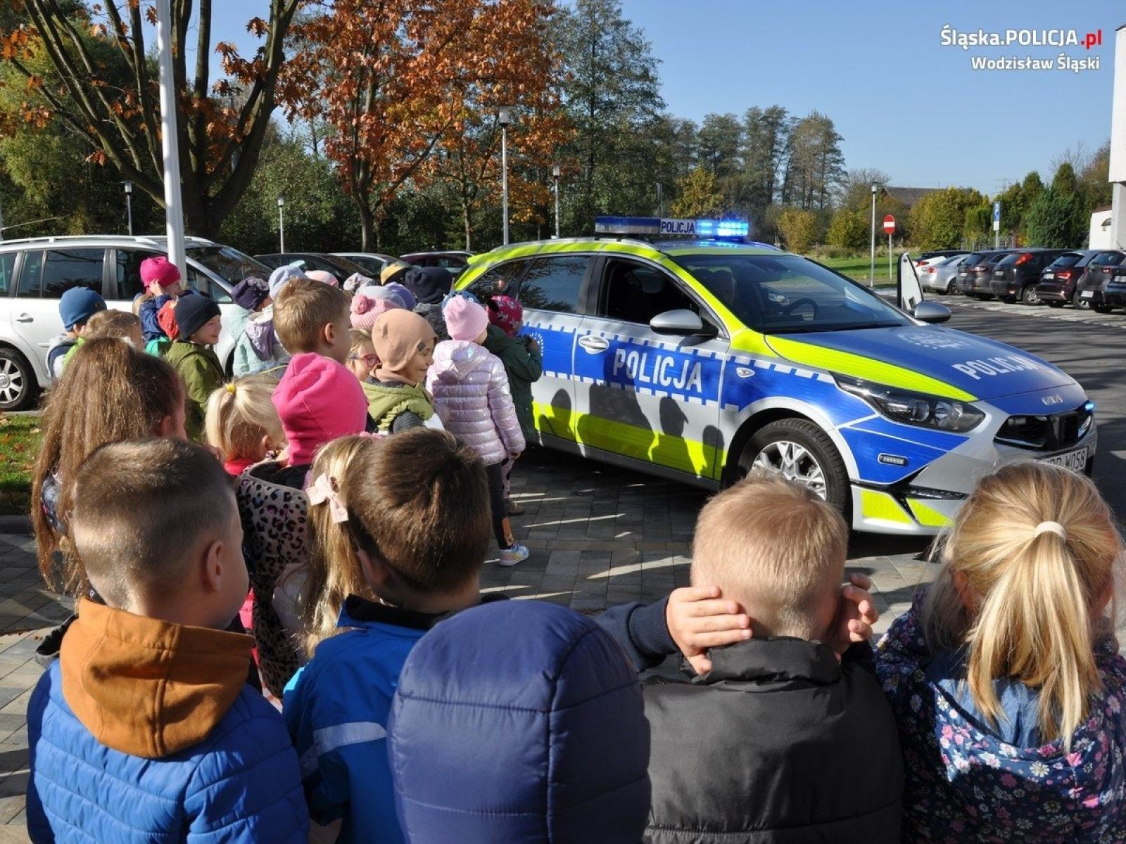 Zdjęcie w galerii na portalu naszwodzislaw.com: Przedszkolaki z Mszany miały niecodziennych gości wiadomości z regionu