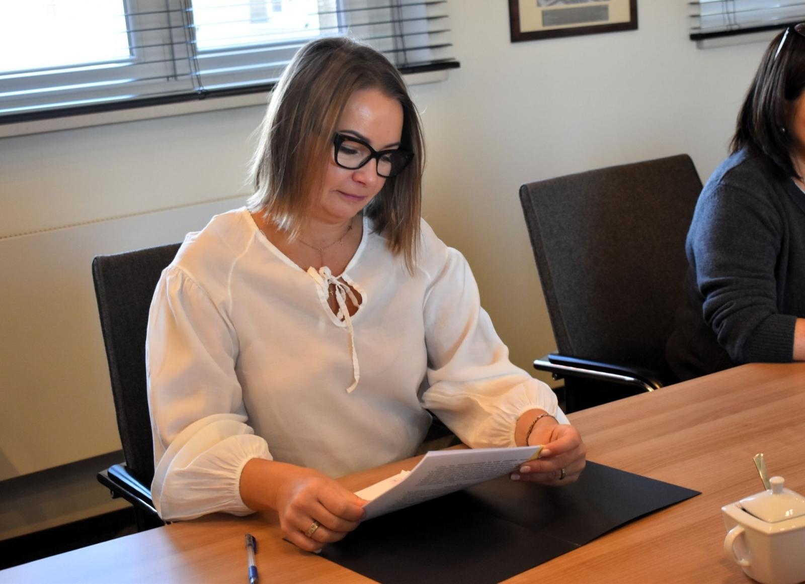 Zdjęcie w galerii na portalu naszwodzislaw.com: Podpisano umowę na uruchomienie Centralnej Sterylizatorni wiadomości z regionu