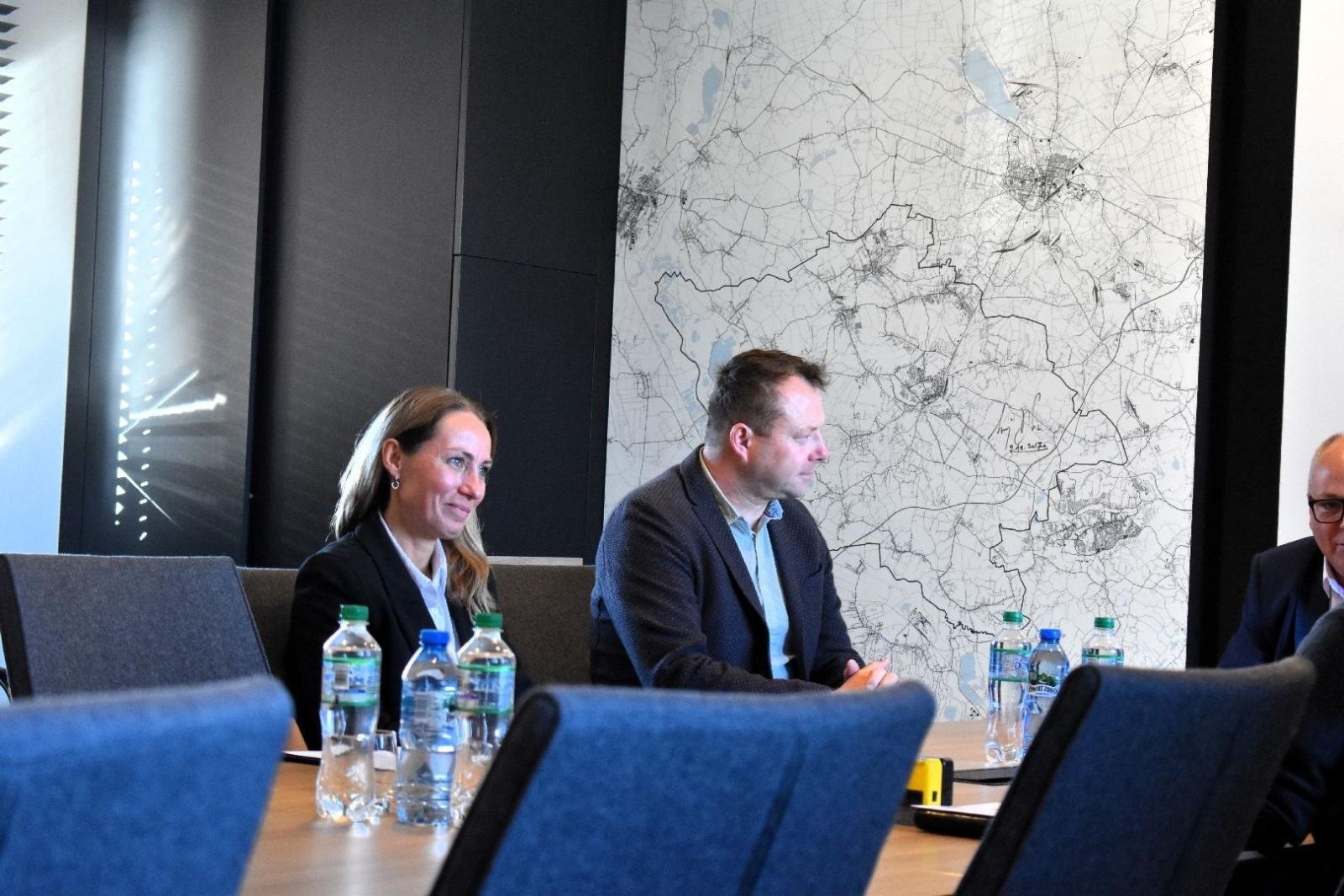 Zdjęcie w galerii na portalu naszwodzislaw.com: Podpisano umowę na uruchomienie Centralnej Sterylizatorni wiadomości z regionu