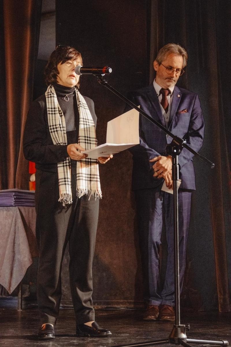 Zdjęcie w galerii na portalu naszwodzislaw.com: Uroczysta gala z okazji Dnia Edukacji Narodowej w WCK wiadomości z regionu