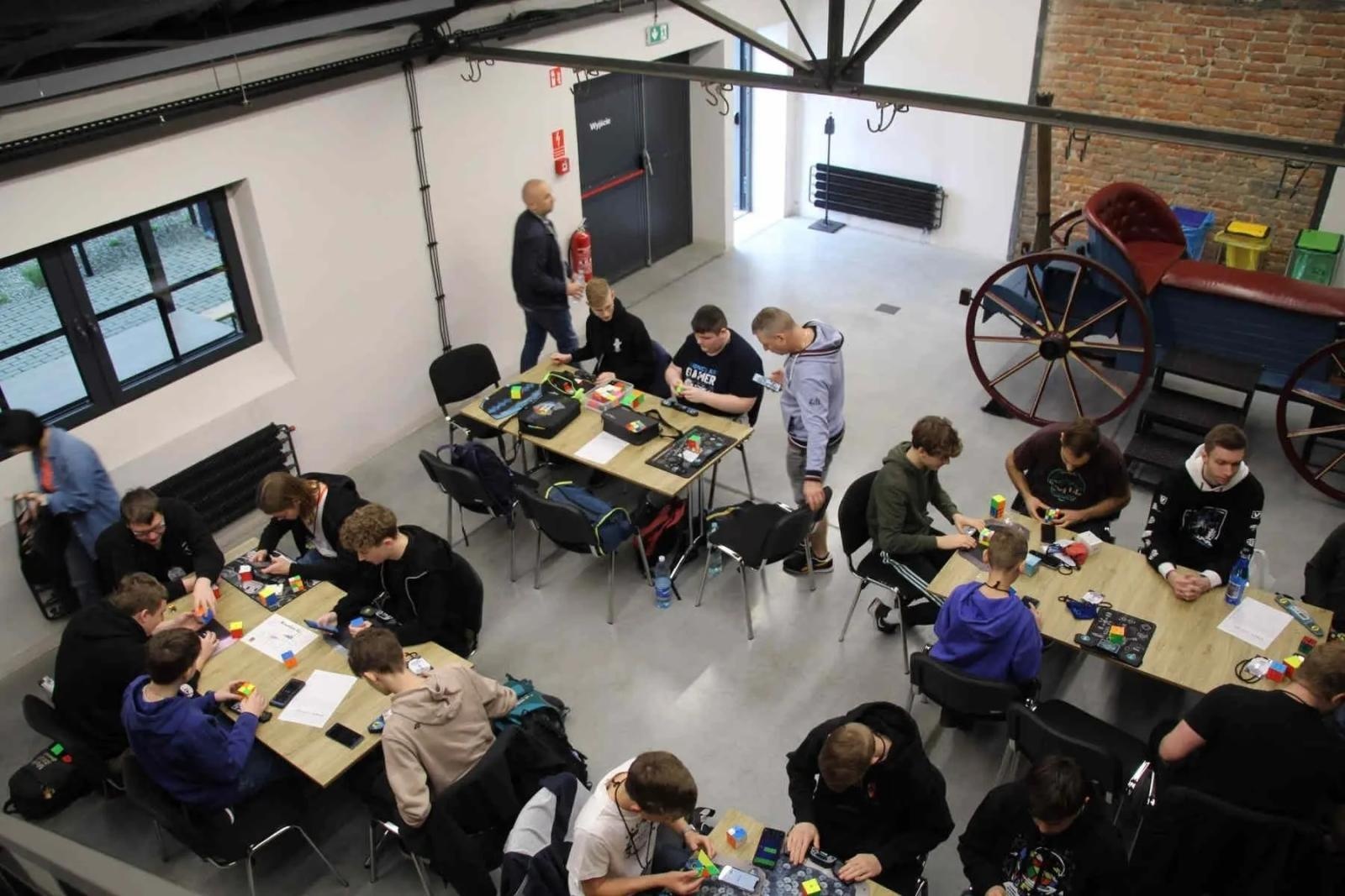 Zdjęcie w galerii na portalu naszwodzislaw.com: Ignacy ponownie ugości mistrzów speedcubingu wiadomości z regionu