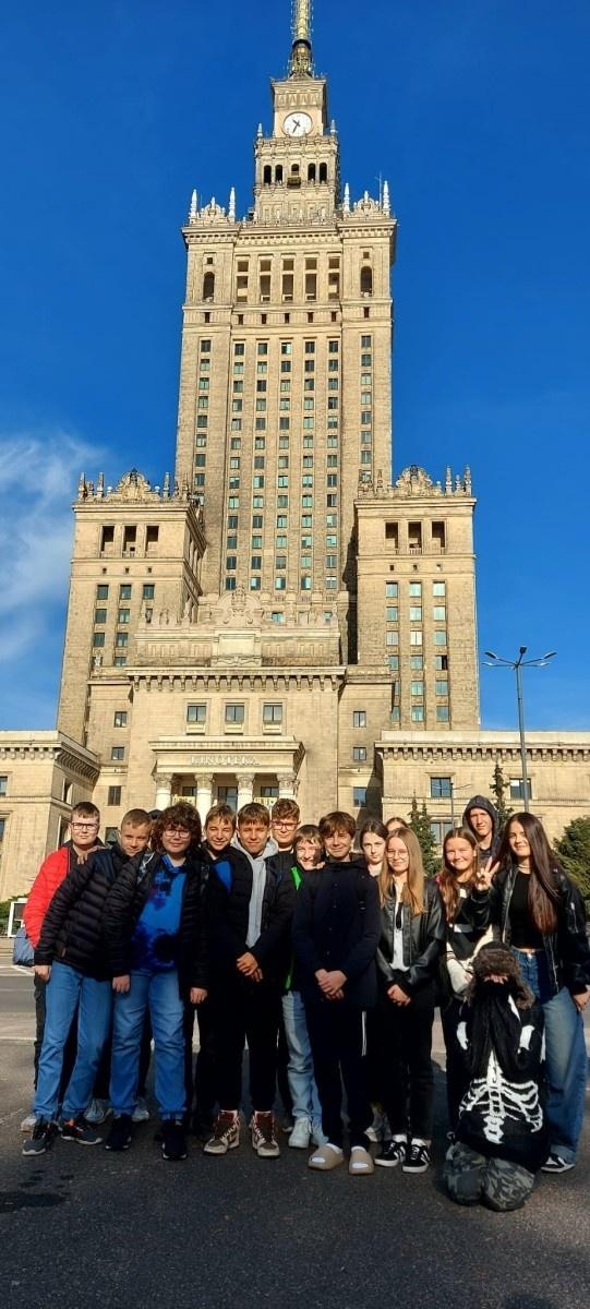 Zdjęcie w galerii na portalu naszwodzislaw.com: Podróż z klasą uczniów ze Skrbeńska do Warszawy wiadomości z regionu