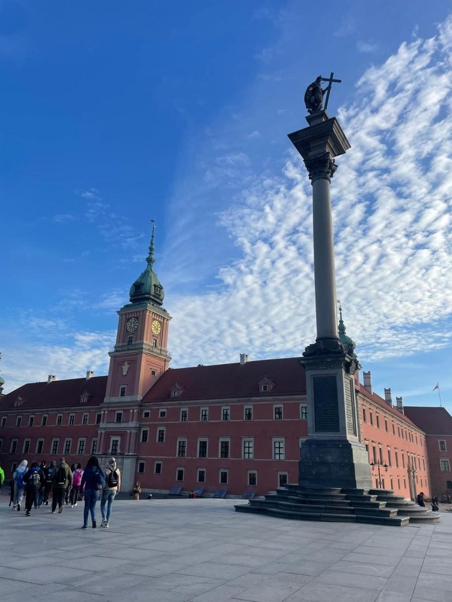 Zdjęcie w galerii na portalu naszwodzislaw.com: Podróż z klasą uczniów ze Skrbeńska do Warszawy wiadomości z regionu