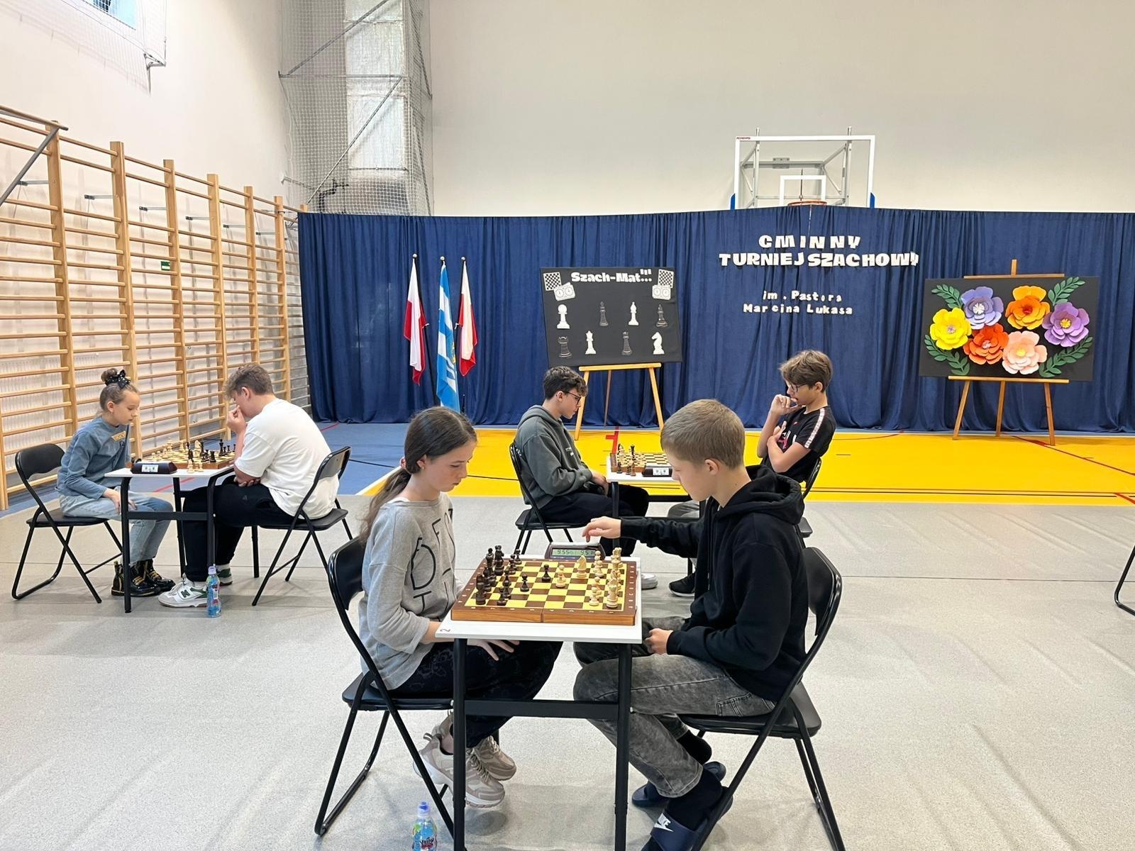 Zdjęcie w galerii na portalu naszwodzislaw.com: Szachowa tradycja w Skrbeńsku. Gminny turniej im. Pastora Marcina Lukasa wiadomości z regionu