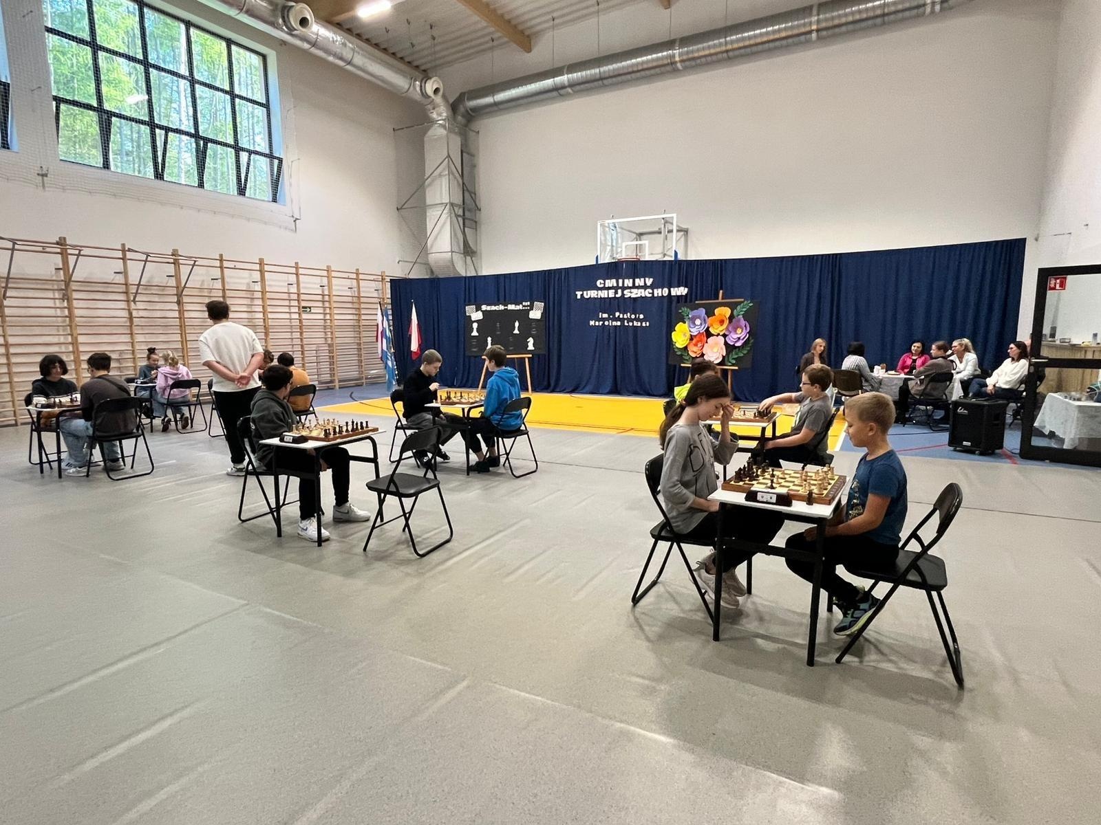 Zdjęcie w galerii na portalu naszwodzislaw.com: Szachowa tradycja w Skrbeńsku. Gminny turniej im. Pastora Marcina Lukasa wiadomości z regionu