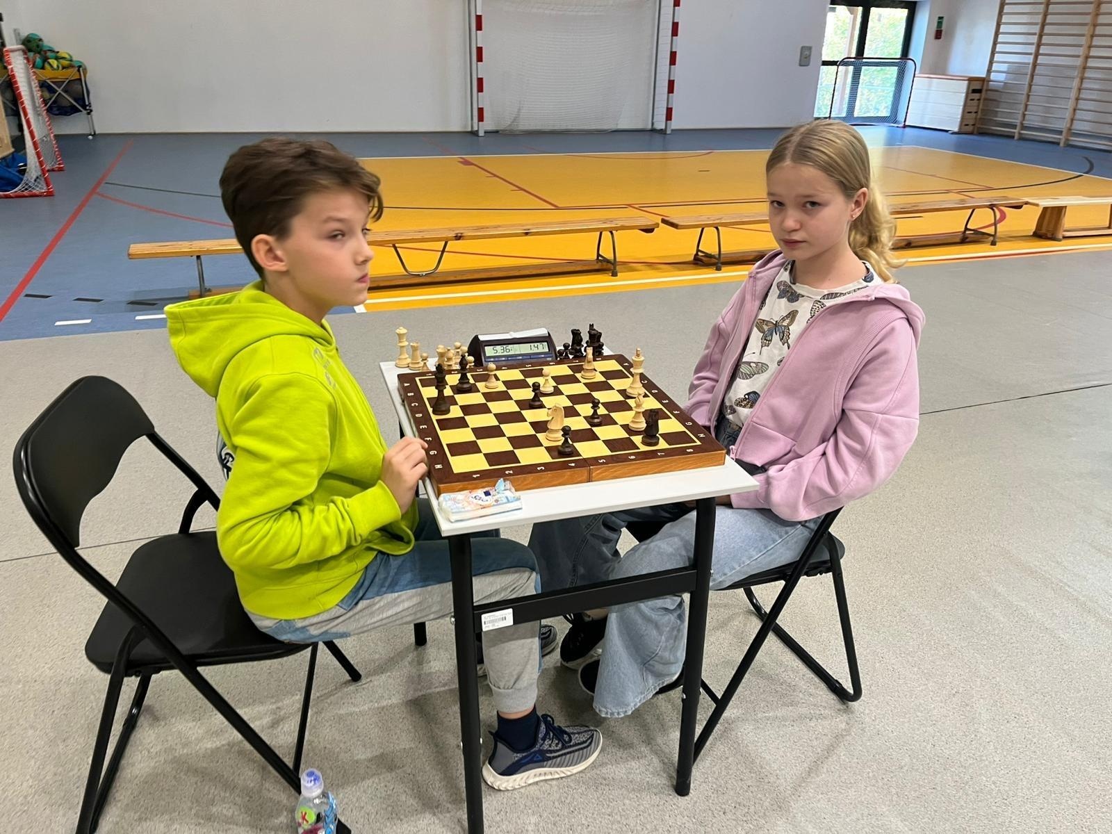 Zdjęcie w galerii na portalu naszwodzislaw.com: Szachowa tradycja w Skrbeńsku. Gminny turniej im. Pastora Marcina Lukasa wiadomości z regionu