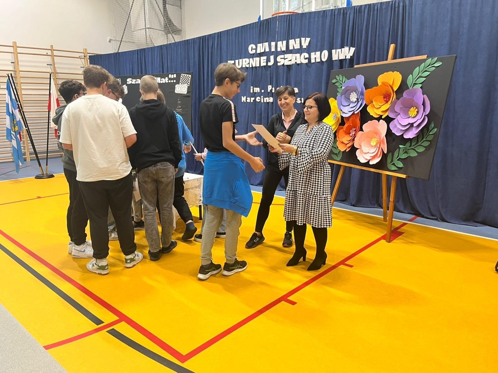 Zdjęcie w galerii na portalu naszwodzislaw.com: Szachowa tradycja w Skrbeńsku. Gminny turniej im. Pastora Marcina Lukasa wiadomości z regionu