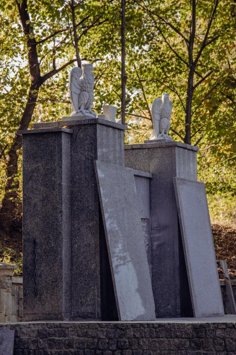 Zdjęcie w galerii na portalu naszwodzislaw.com: Trwa remont Mogiły Ofiar Marszu Śmierci wiadomości z regionu