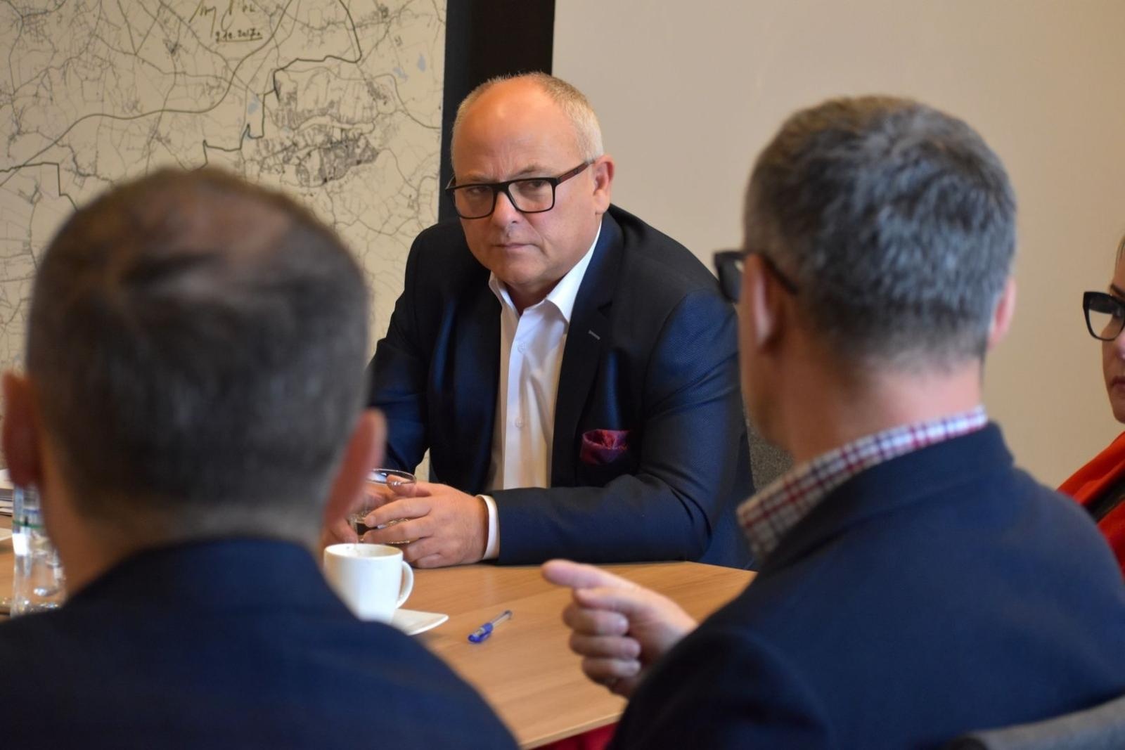 Zdjęcie w galerii na portalu naszwodzislaw.com: Rusza trzecia edycja programu Zawodowy debiut wiadomości z regionu