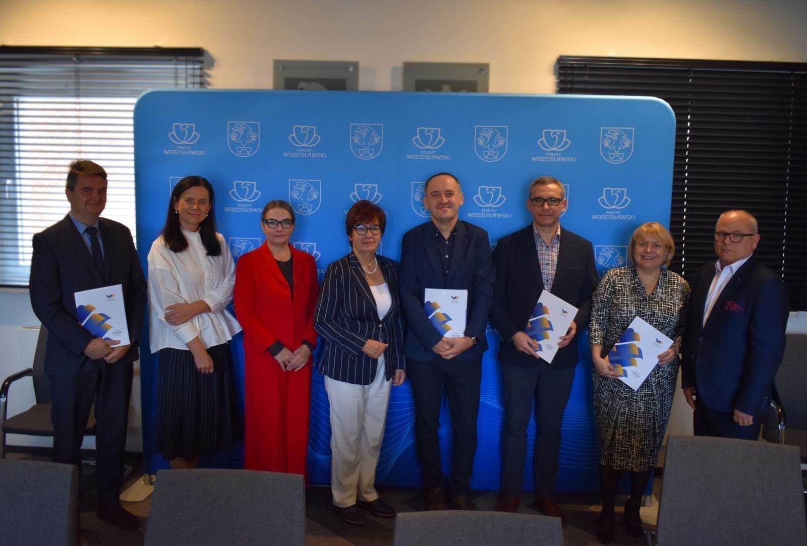 Zdjęcie w galerii na portalu naszwodzislaw.com: Rusza trzecia edycja programu Zawodowy debiut wiadomości z regionu