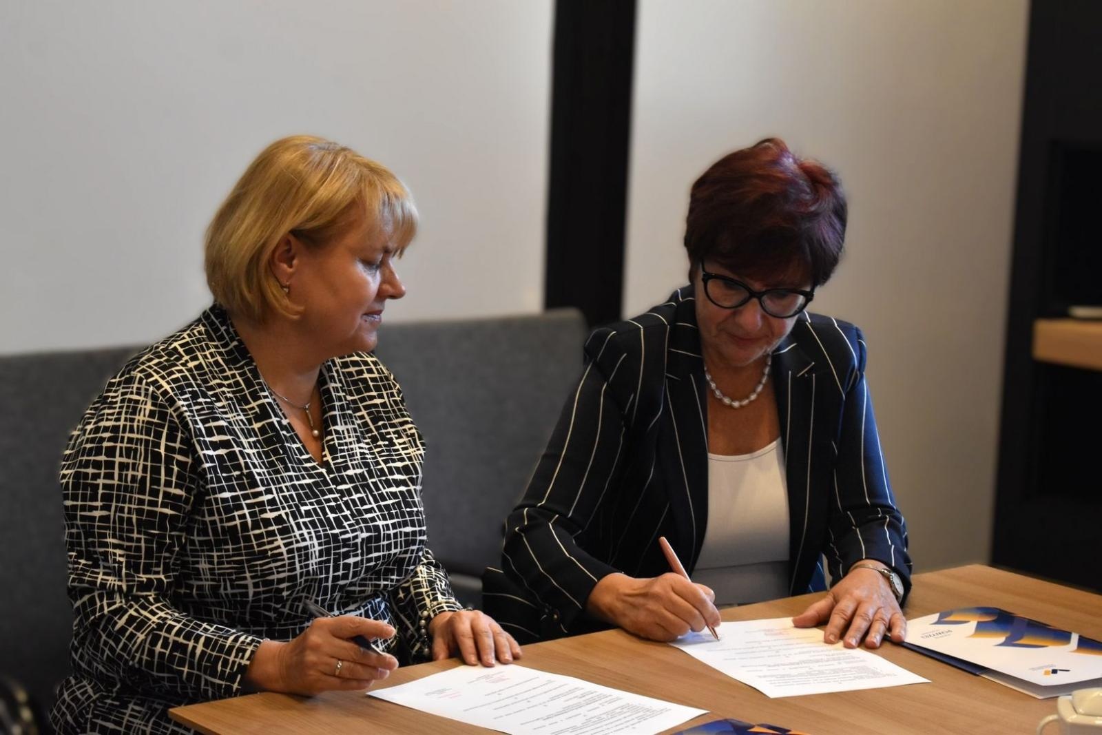 Zdjęcie w galerii na portalu naszwodzislaw.com: Rusza trzecia edycja programu Zawodowy debiut wiadomości z regionu