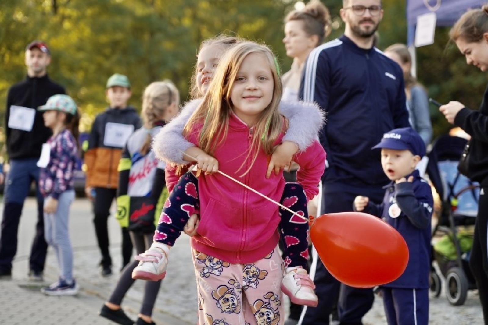 Zdjęcie w galerii na portalu naszwodzislaw.com: XIII Rodzinny Bieg Zakochanych przeszedł do historii [FOTO] wiadomości z regionu
