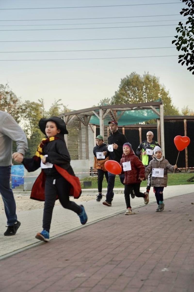 Zdjęcie w galerii na portalu naszwodzislaw.com: XIII Rodzinny Bieg Zakochanych przeszedł do historii [FOTO] wiadomości z regionu