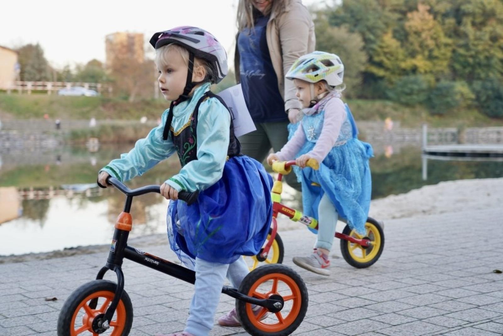 Zdjęcie w galerii na portalu naszwodzislaw.com: XIII Rodzinny Bieg Zakochanych przeszedł do historii [FOTO] wiadomości z regionu