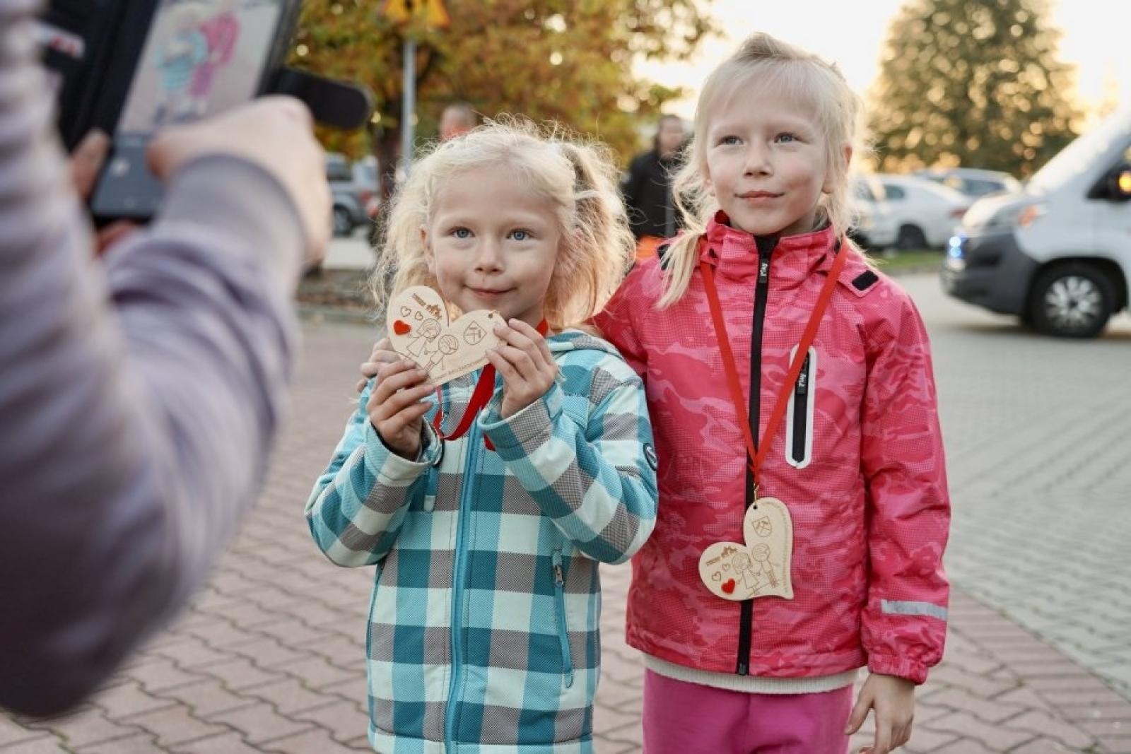 Zdjęcie w galerii na portalu naszwodzislaw.com: XIII Rodzinny Bieg Zakochanych przeszedł do historii [FOTO] wiadomości z regionu
