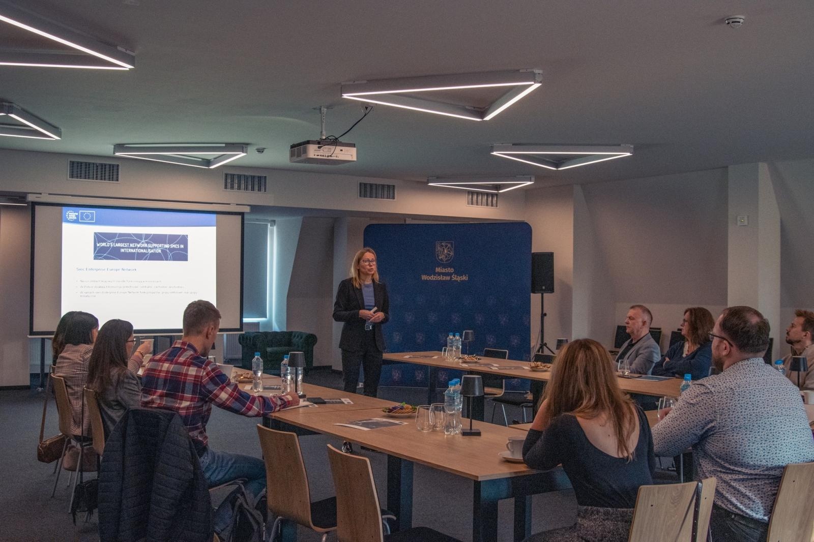 Zdjęcie w galerii na portalu naszwodzislaw.com: O współpracy biznesowej i źródłach finansowania wiadomości z regionu