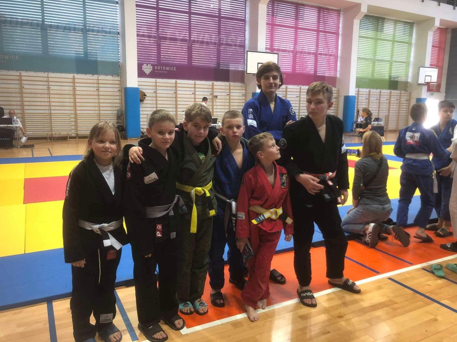 Zdjęcie w galerii na portalu naszwodzislaw.com: Pasmo sukcesów Akademii Sportowej Top Team wiadomości z regionu