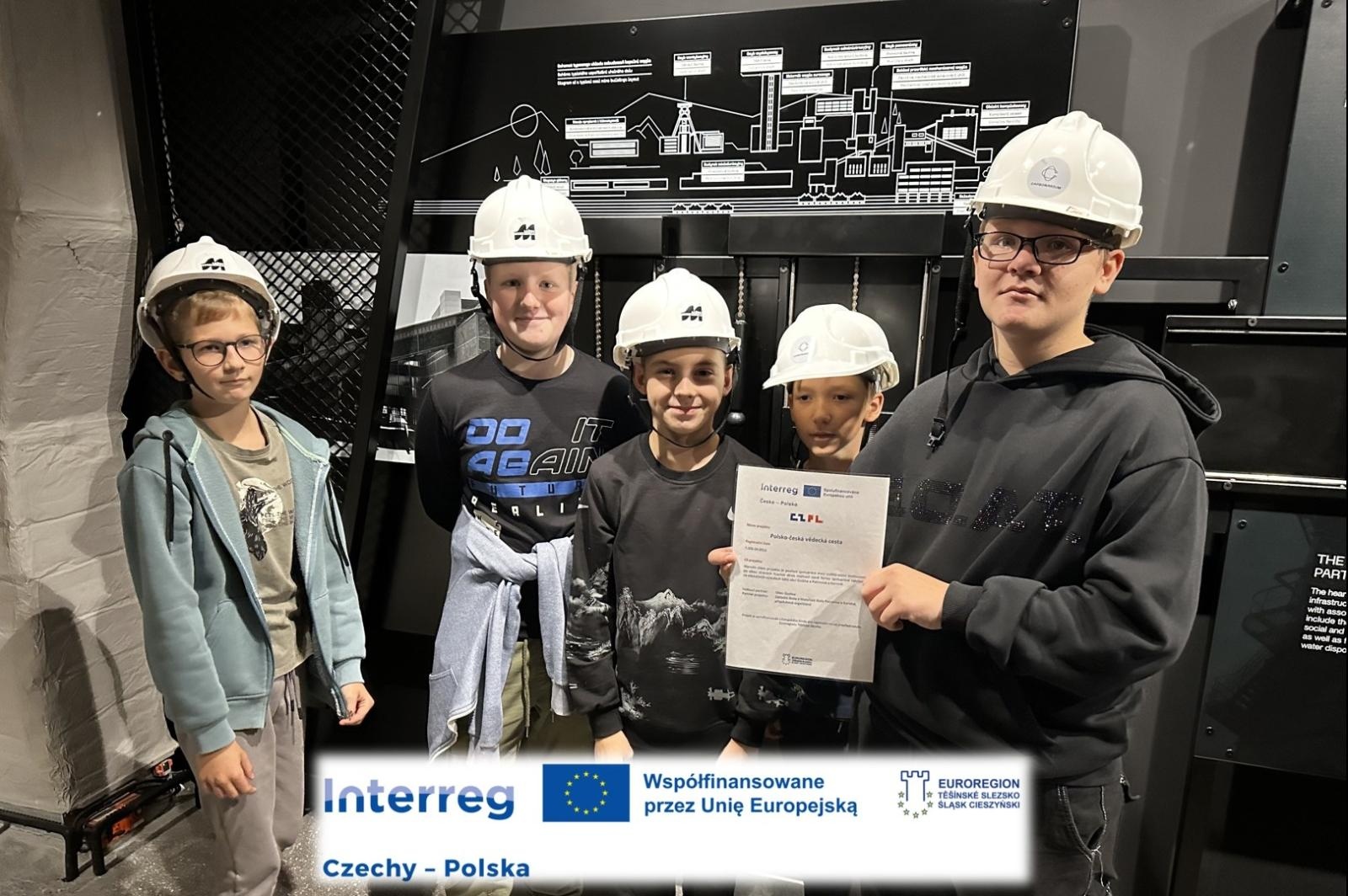 Zdjęcie w galerii na portalu naszwodzislaw.com: Uczniowie z Polski i Czech zobaczyli jak od środka wygląda kopalnia wiadomości z regionu