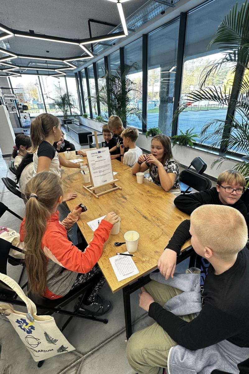 Zdjęcie w galerii na portalu naszwodzislaw.com: Uczniowie z Polski i Czech zobaczyli jak od środka wygląda kopalnia wiadomości z regionu