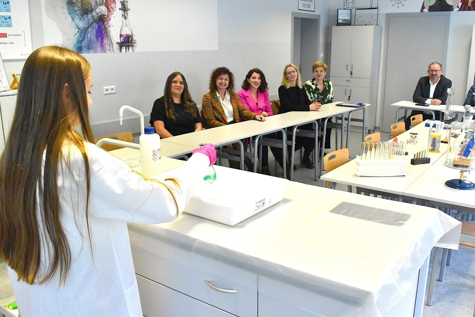 Zdjęcie w galerii na portalu naszwodzislaw.com: Zielona Pracownia już służy uczniom z Gołkowic wiadomości z regionu