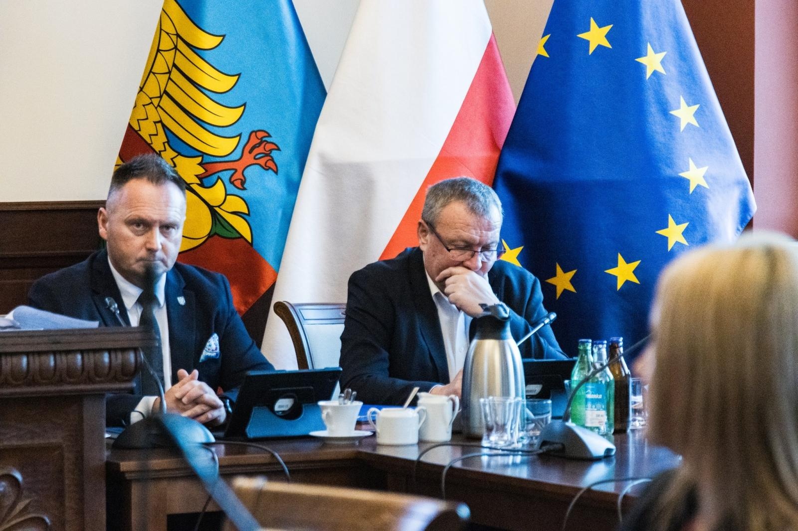 Zdjęcie w galerii na portalu naszwodzislaw.com: Za nami październikowa sesja Rady Miejskiej wiadomości z regionu