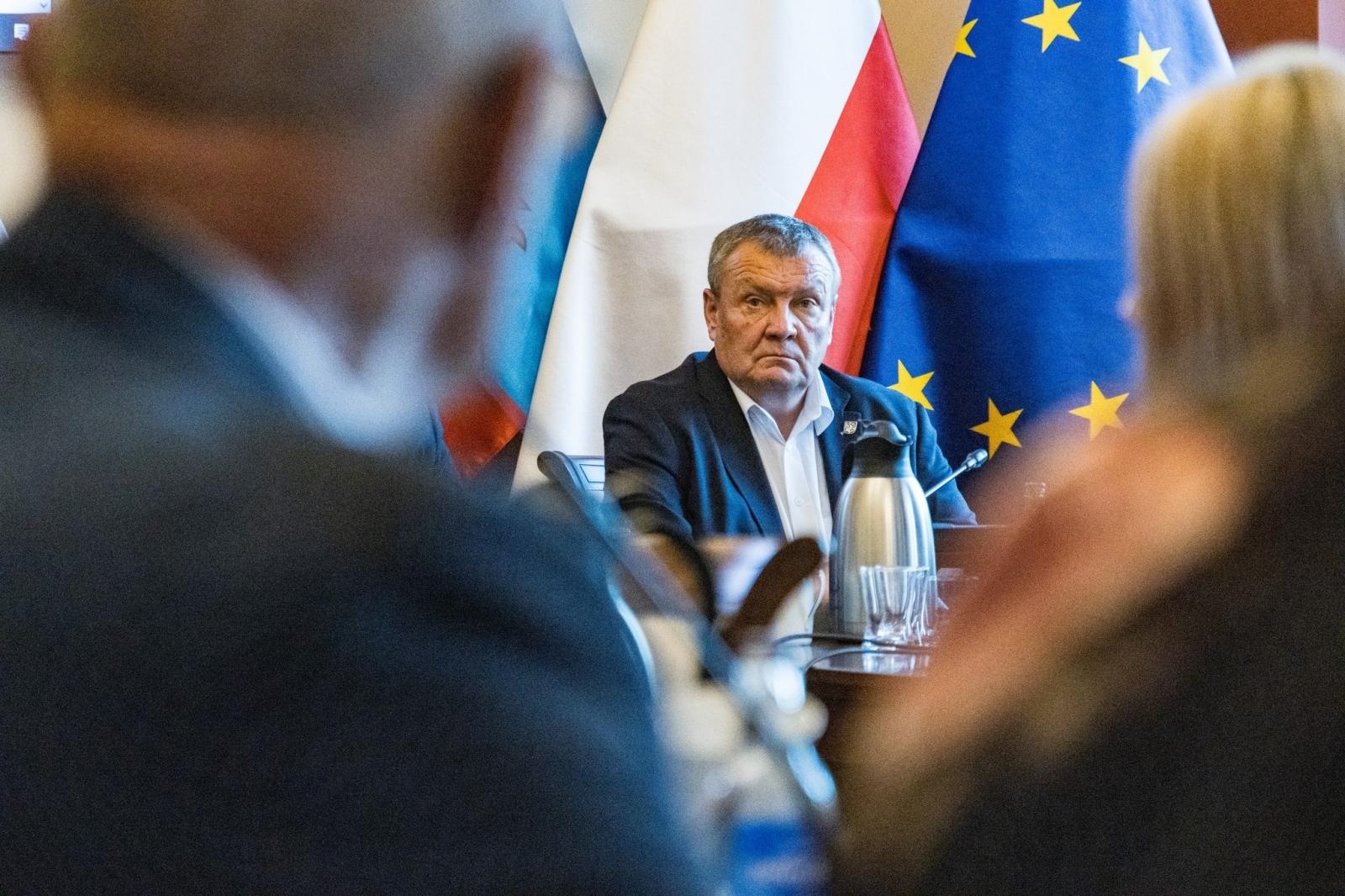 Zdjęcie w galerii na portalu naszwodzislaw.com: Za nami październikowa sesja Rady Miejskiej wiadomości z regionu