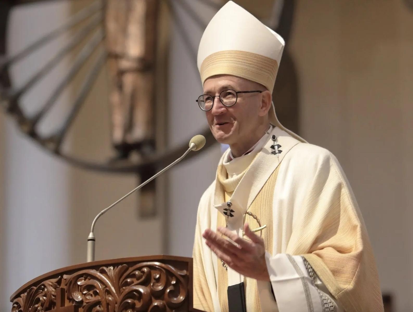 Zdjęcie w galerii na portalu naszwodzislaw.com: Metropolita górnośląski abp Adrian Galbas SAC mianowany metropolitą warszawskim wiadomości z regionu