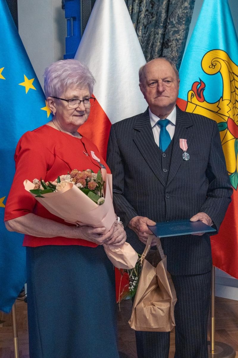 Zdjęcie w galerii na portalu naszwodzislaw.com: Jubilaci świętowali złote gody w Pałacu Dietrichsteinów [FOTO] wiadomości z regionu