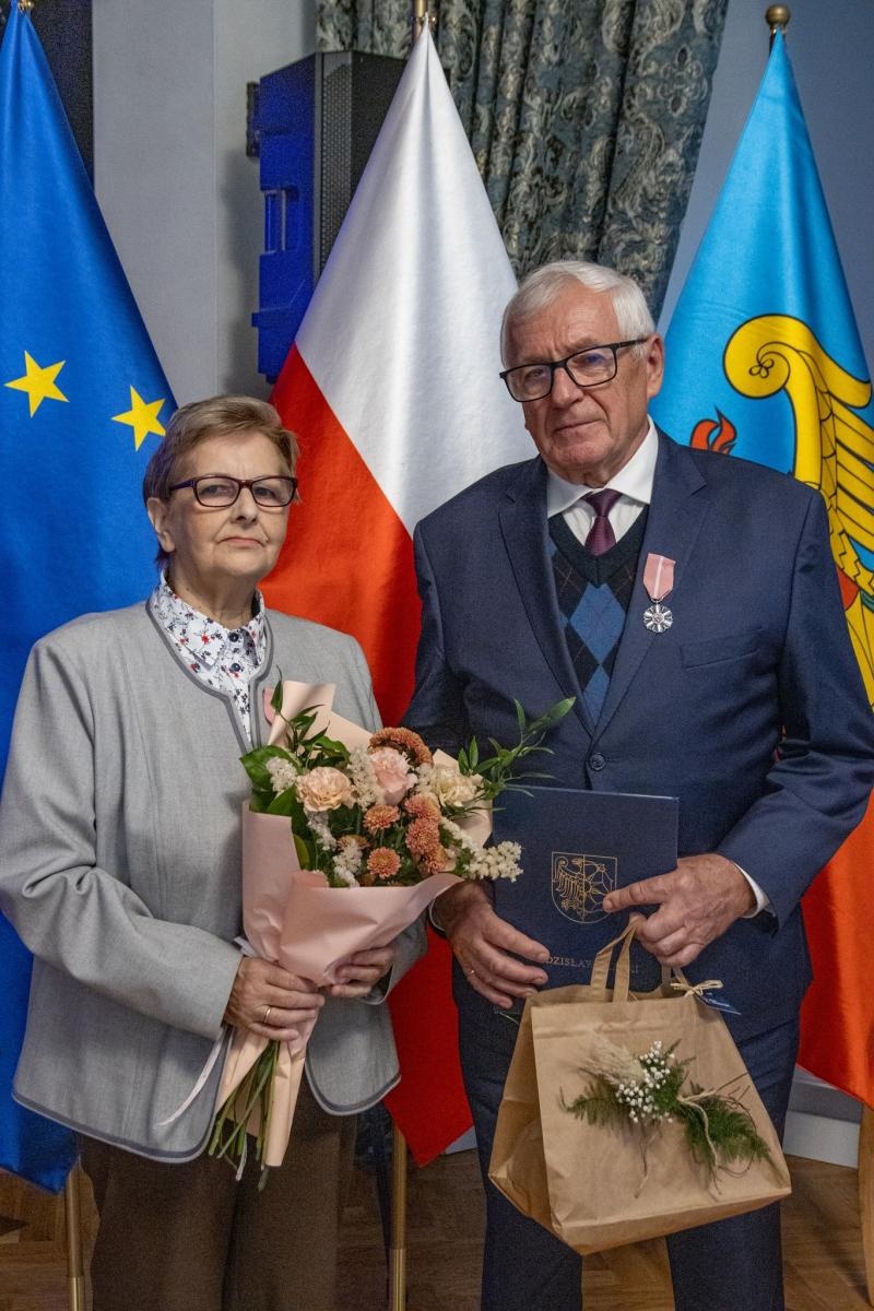 Zdjęcie w galerii na portalu naszwodzislaw.com: Jubilaci świętowali złote gody w Pałacu Dietrichsteinów [FOTO] wiadomości z regionu