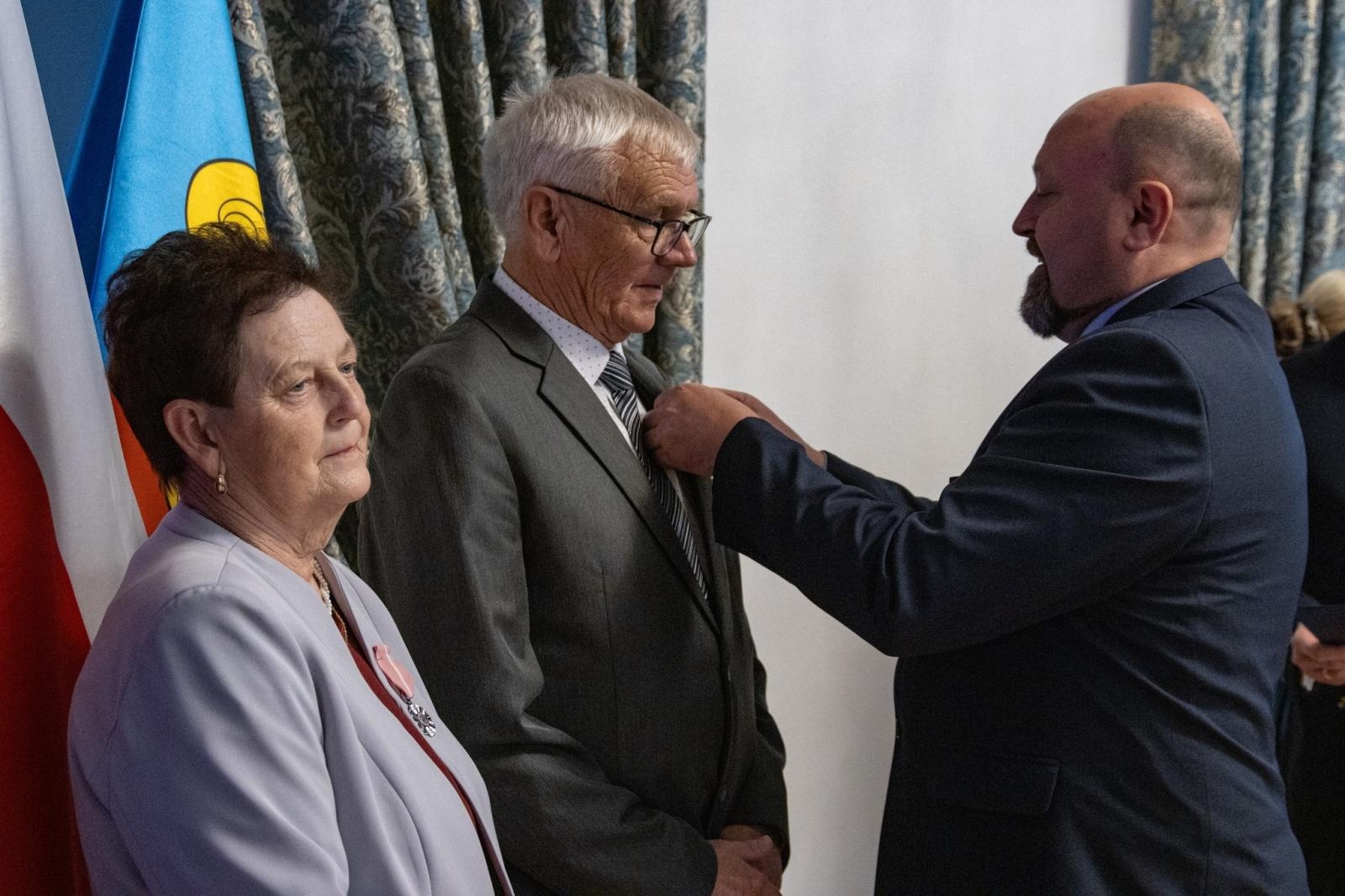 Zdjęcie w galerii na portalu naszwodzislaw.com: Jubilaci świętowali złote gody w Pałacu Dietrichsteinów [FOTO] wiadomości z regionu