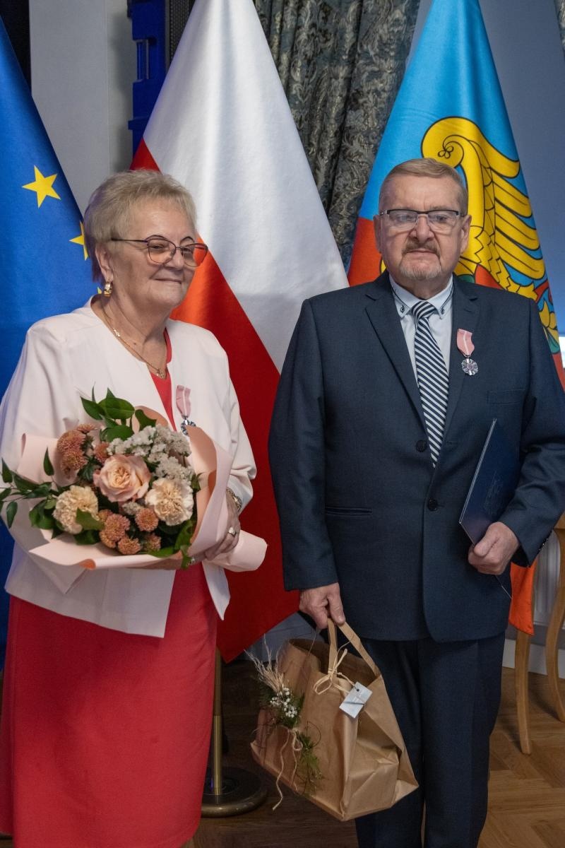 Zdjęcie w galerii na portalu naszwodzislaw.com: Jubilaci świętowali złote gody w Pałacu Dietrichsteinów [FOTO] wiadomości z regionu