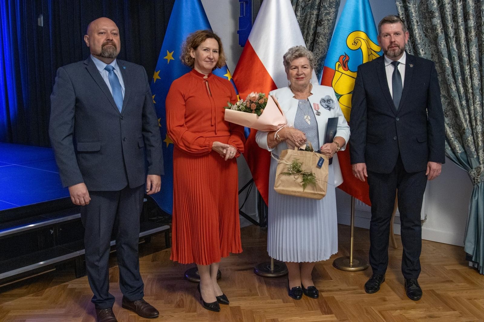 Zdjęcie w galerii na portalu naszwodzislaw.com: Jubilaci świętowali złote gody w Pałacu Dietrichsteinów [FOTO] wiadomości z regionu